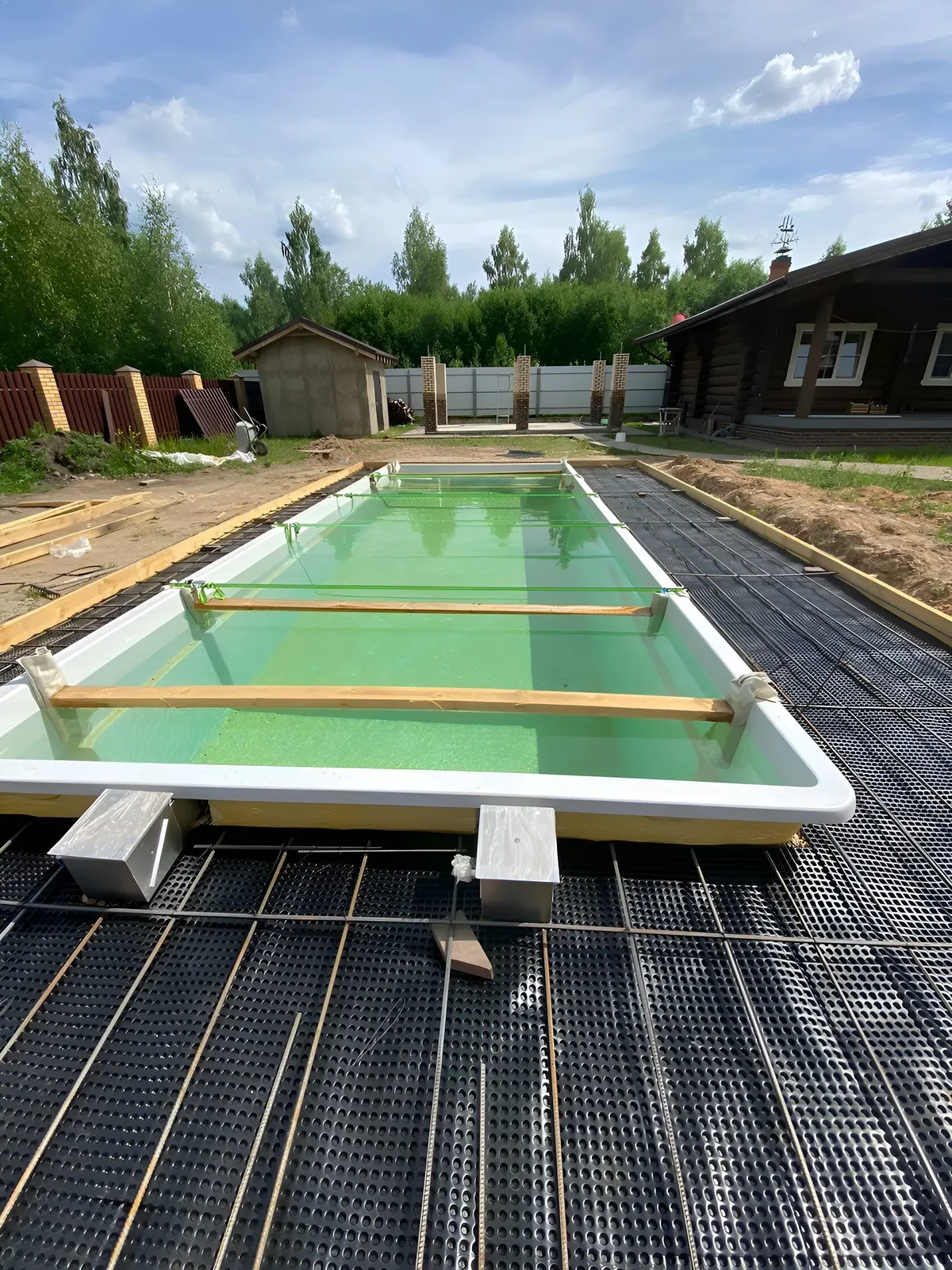 Laguna 9 — вечернее освещение в Бийске