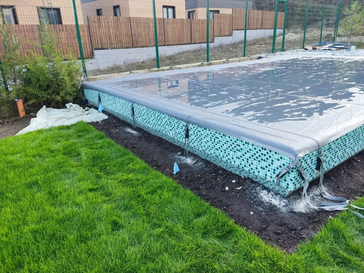 Батутное покрывало на бассейне в Бийске